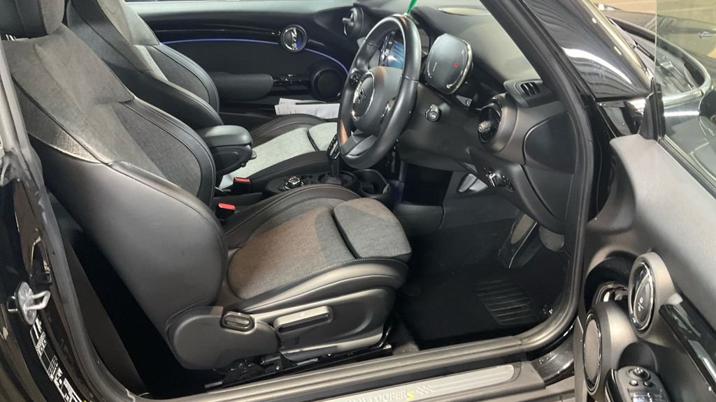 Used MINI Electric Hatch 2022 for sale - 76396297: Photo 5