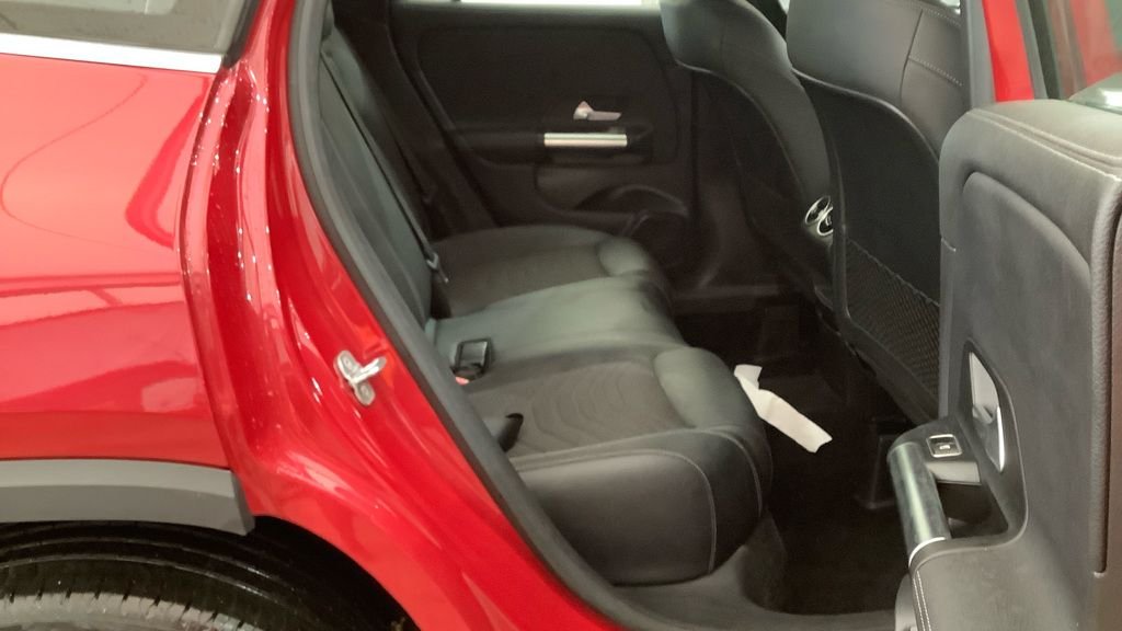 Used Mercedes-Benz GLA 2023 for sale - 76617762: Photo 8