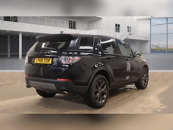 Used Land Rover Discovery Sport 2018 for sale - 75923573: Photo