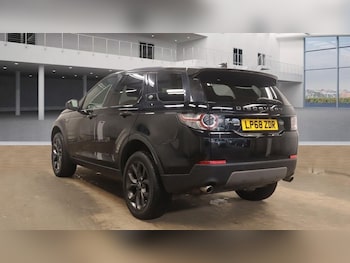 Used Land Rover Discovery Sport 2018 for sale - 75923573: Photo