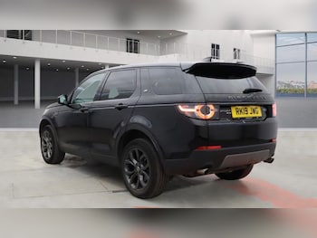 Used Land Rover Discovery Sport 2019 for sale - 75726984: Photo