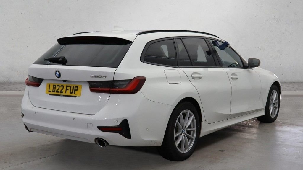 Used BMW 3 Series 2022 for sale - 76632117: Photo 2