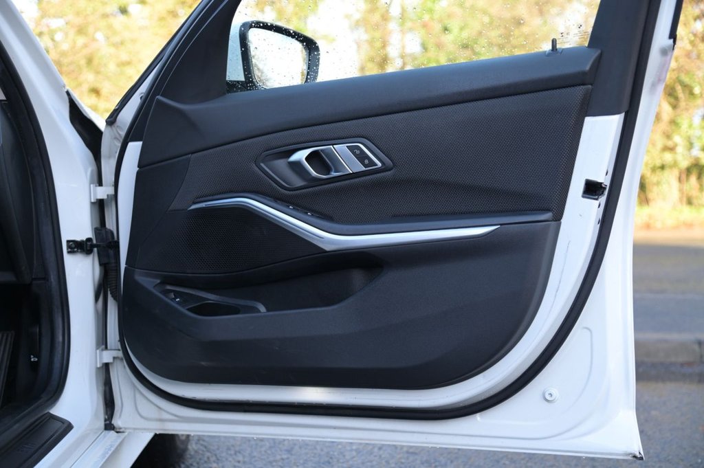 Used BMW 3 Series 2022 for sale - 76632117: Photo 27