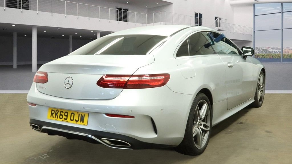 Used Mercedes-Benz E Class 2019 for sale - 78017330: Photo 2