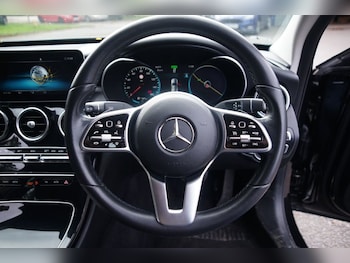 Used Mercedes-Benz C-Class 2018 for sale - 76010104: Photo 4