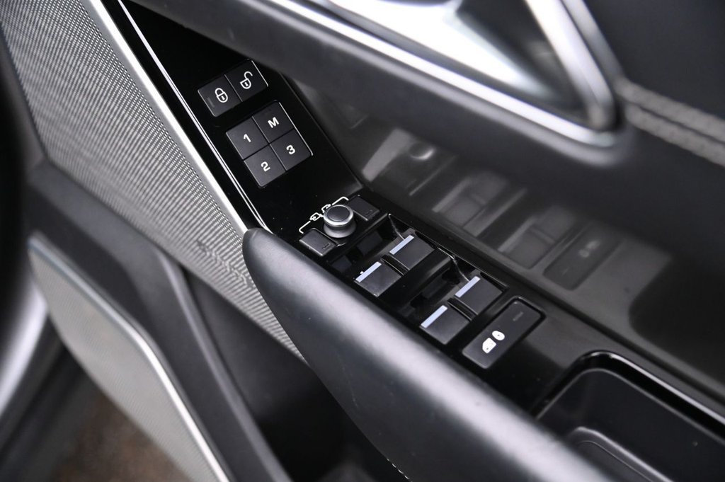 Used Land Rover Range Rover Velar 2017 for sale - 77153578: Photo 29