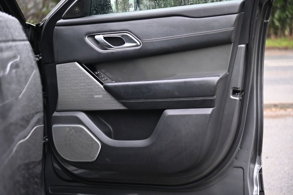 Used Land Rover Range Rover Velar 2017 for sale - 77153578: Photo 31