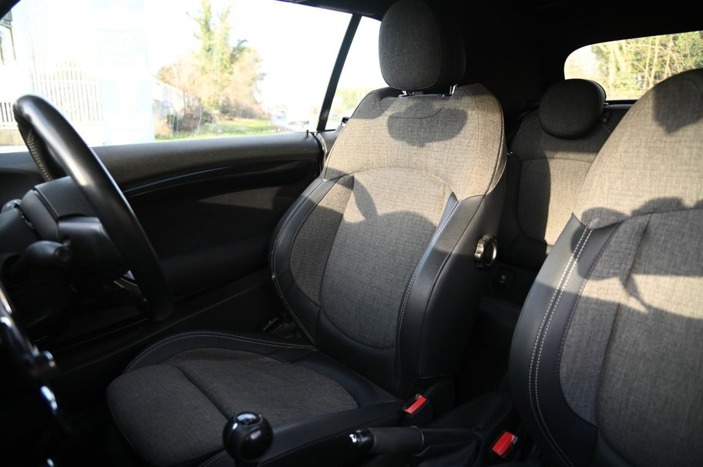 Used MINI Convertible 2016 for sale - 77096383: Photo 2