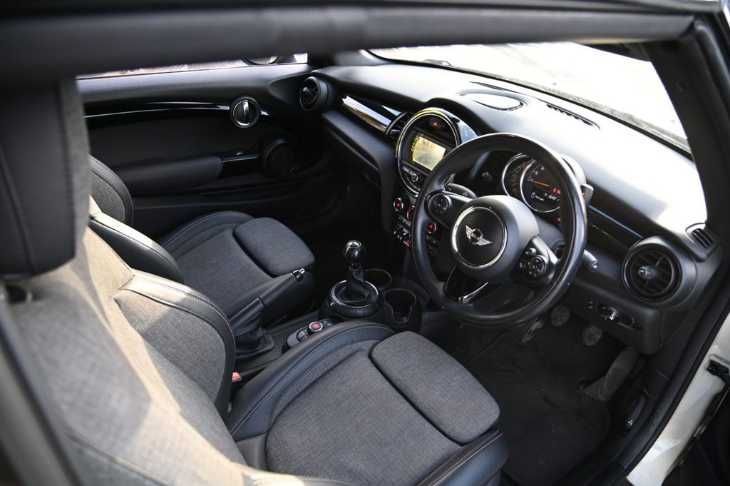 Used MINI Convertible 2016 for sale - 77096383: Photo 3