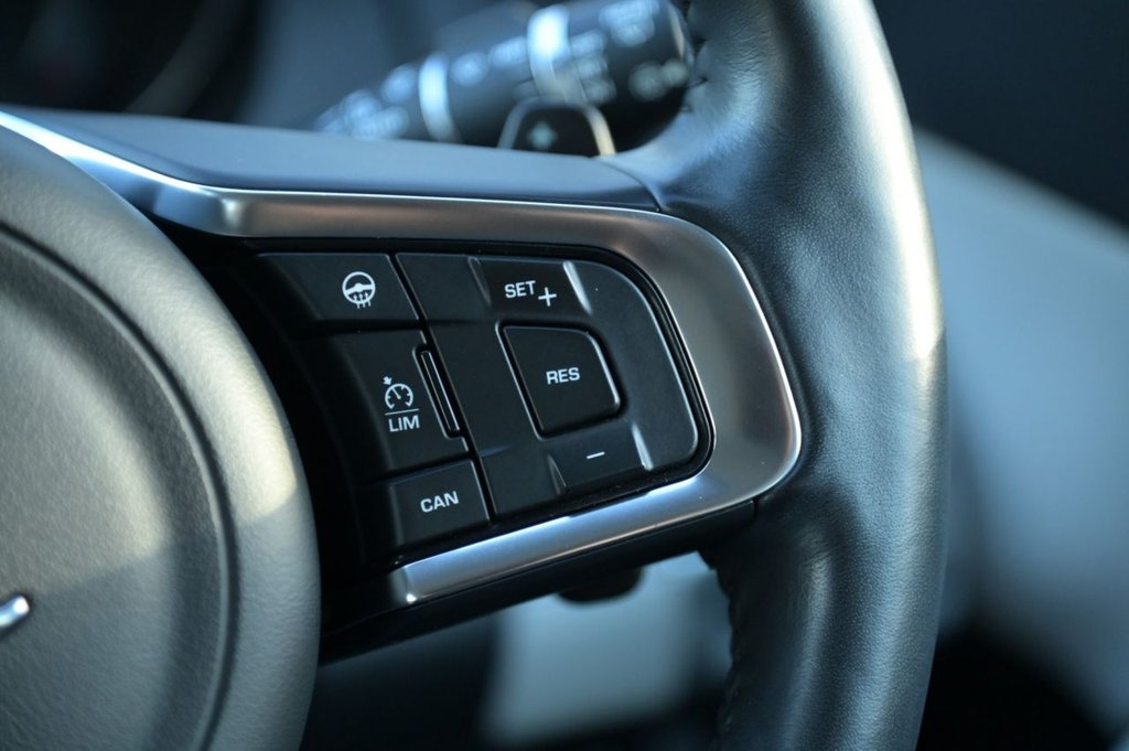 Used Jaguar E-Pace 2019 for sale - 76429841: Photo 12