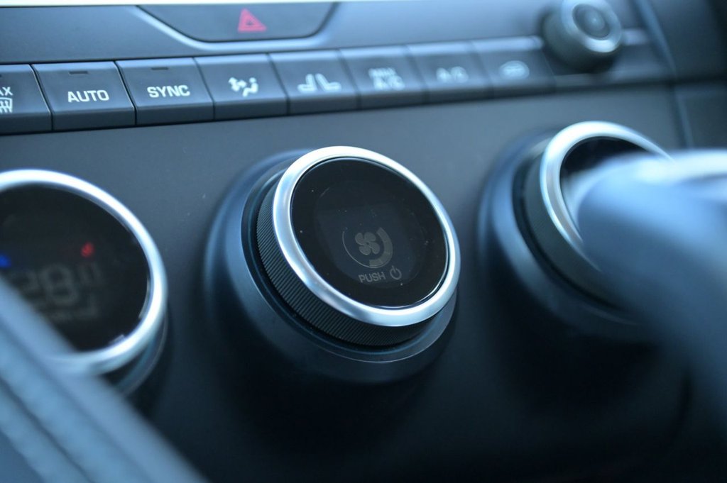 Used Jaguar E-Pace 2019 for sale - 76429841: Photo 20