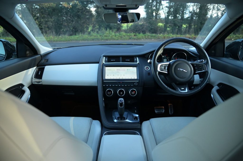 Used Jaguar E-Pace 2019 for sale - 76429841: Photo 3