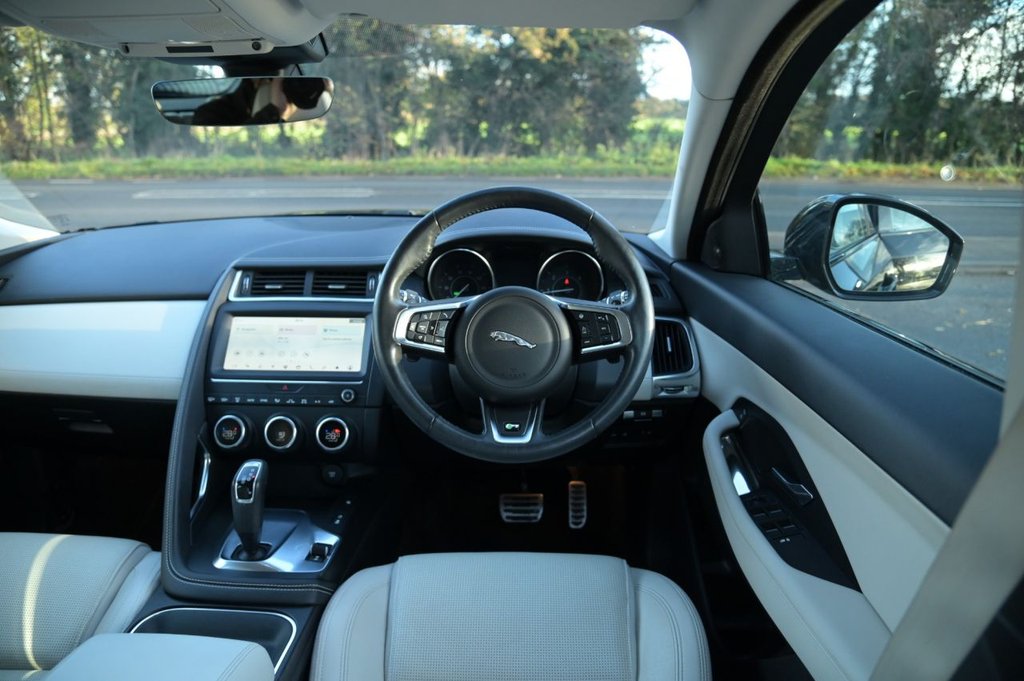 Used Jaguar E-Pace 2019 for sale - 76429841: Photo 9