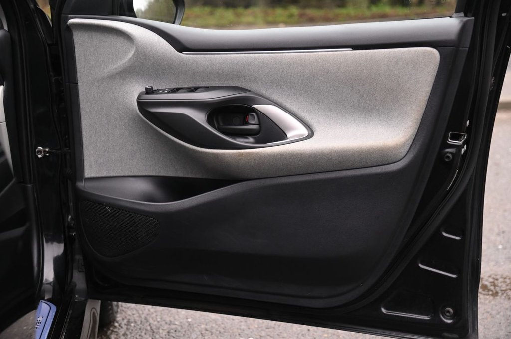 Used Toyota Yaris 2020 for sale - 77748484: Photo 28