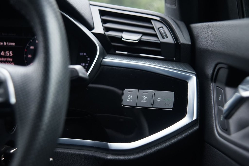 Used Audi Q3 2019 for sale - 76105666: Photo 16