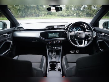 Used Audi Q3 2019 for sale - 76105666: Photo 3
