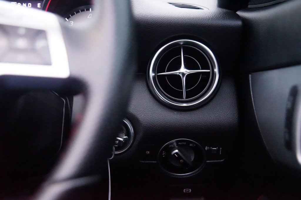 Used Mercedes-Benz SLK 2014 for sale - 76376344: Photo 15