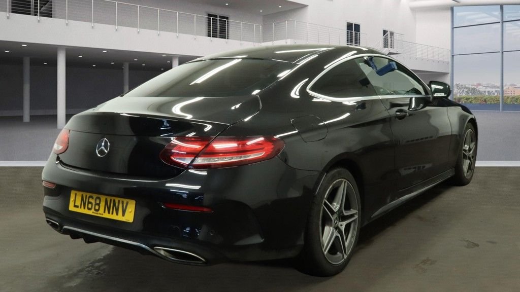 Used Mercedes-Benz C Class 2018 for sale - 77356470: Photo 2