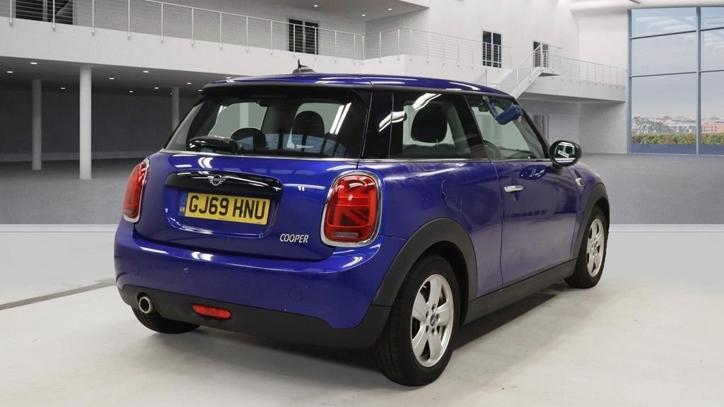 Used MINI Hatch 2019 for sale - 76406443: Photo 2