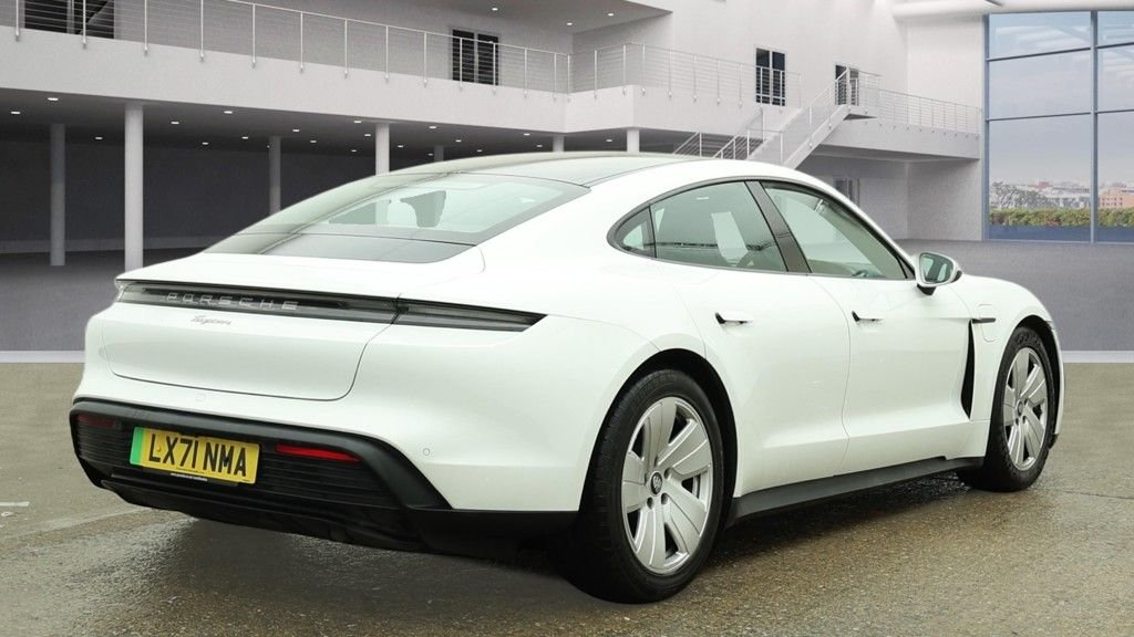 Used Porsche Taycan 2021 for sale - 77227541: Photo 2