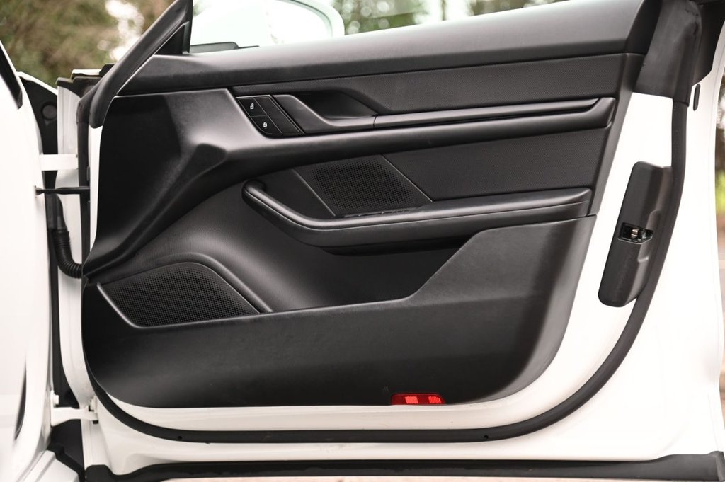 Used Porsche Taycan 2021 for sale - 77227541: Photo 32