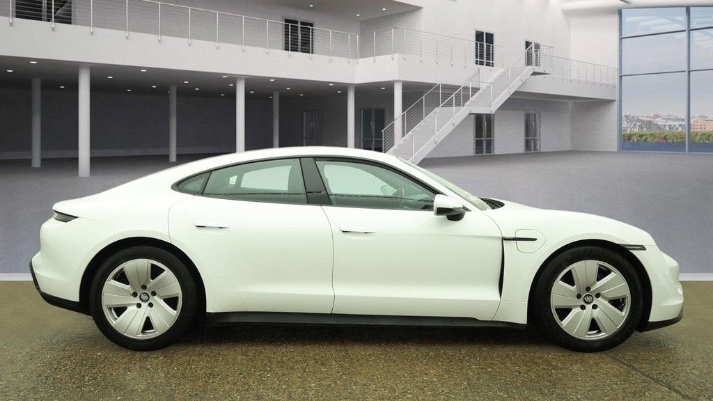 Used Porsche Taycan 2021 for sale - 77227541: Photo 5