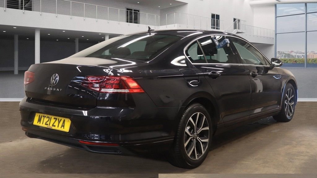 Used Volkswagen Passat 2021 for sale - 76148172: Photo 2