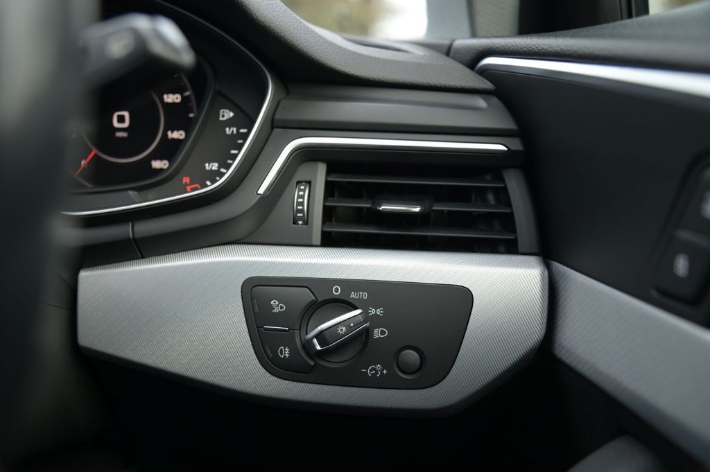 Used Audi A4 Avant 2019 for sale - 76821178: Photo 15