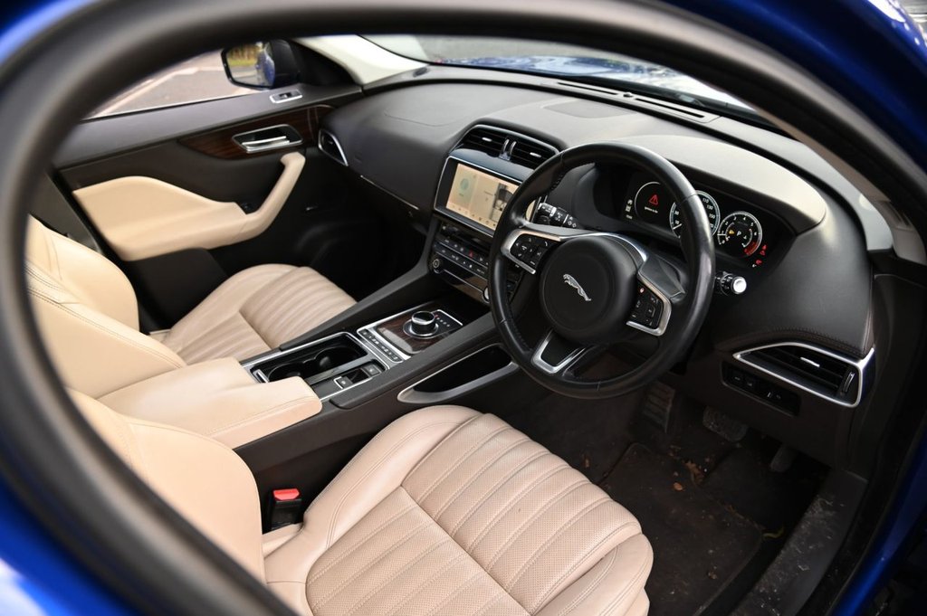 Used Jaguar F-Pace 2018 for sale - 76950200: Photo 3