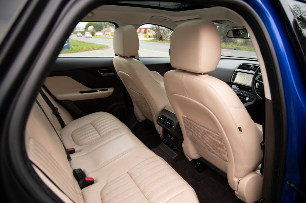 Used Jaguar F-Pace 2018 for sale - 76950200: Photo 32