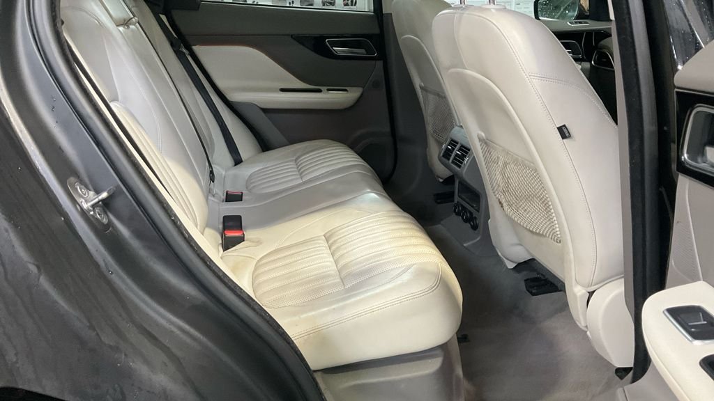 Used Jaguar F-Pace 2018 for sale - 76010013: Photo 6