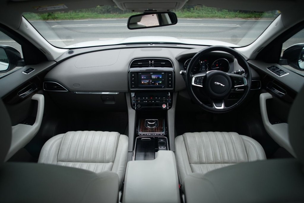 Used Jaguar F-Pace 2017 for sale - 76665492: Photo 16