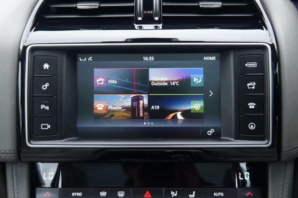 Used Jaguar F-Pace 2017 for sale - 76665492: Photo 17