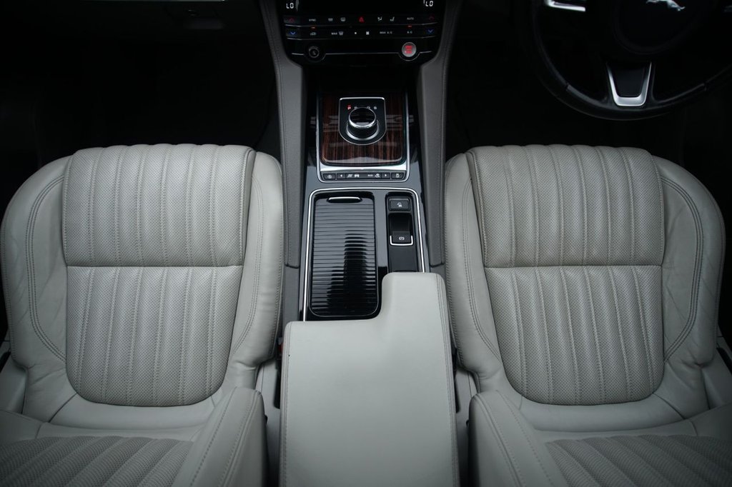 Used Jaguar F-Pace 2017 for sale - 76665492: Photo 19