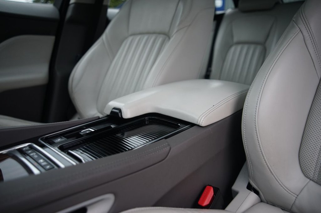 Used Jaguar F-Pace 2017 for sale - 76665492: Photo 22