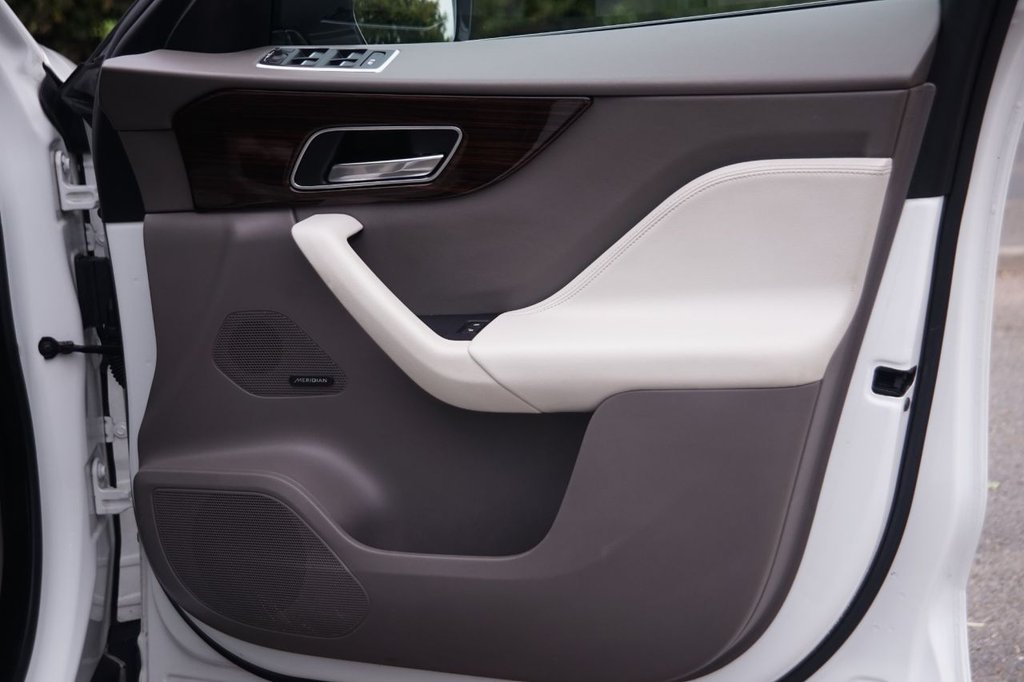 Used Jaguar F-Pace 2017 for sale - 76665492: Photo 26