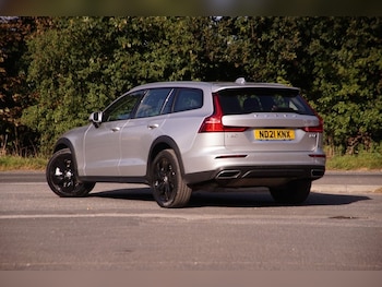 Used Volvo V60 Cross Country 2021 for sale - 75800268: Photo