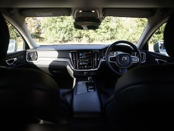 Used Volvo V60 Cross Country 2021 for sale - 75800268: Photo