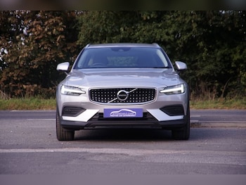 Used Volvo V60 Cross Country 2021 for sale - 75800268: Photo