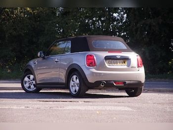 Used MINI Convertible 2018 for sale - 75410903: Photo