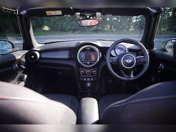 Used MINI Convertible 2018 for sale - 75410903: Photo