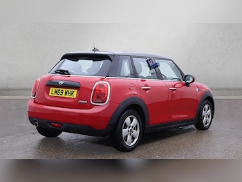 Used MINI Hatch 2019 for sale - 77200400: Photo
