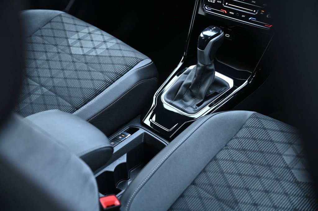 Used Volkswagen T-Roc 2023 for sale - 77065267: Photo 22