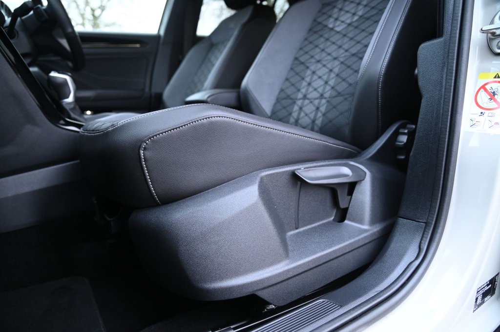 Used Volkswagen T-Roc 2023 for sale - 77065267: Photo 25