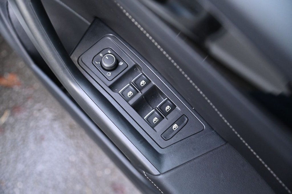 Used Volkswagen T-Roc 2023 for sale - 77065267: Photo 27