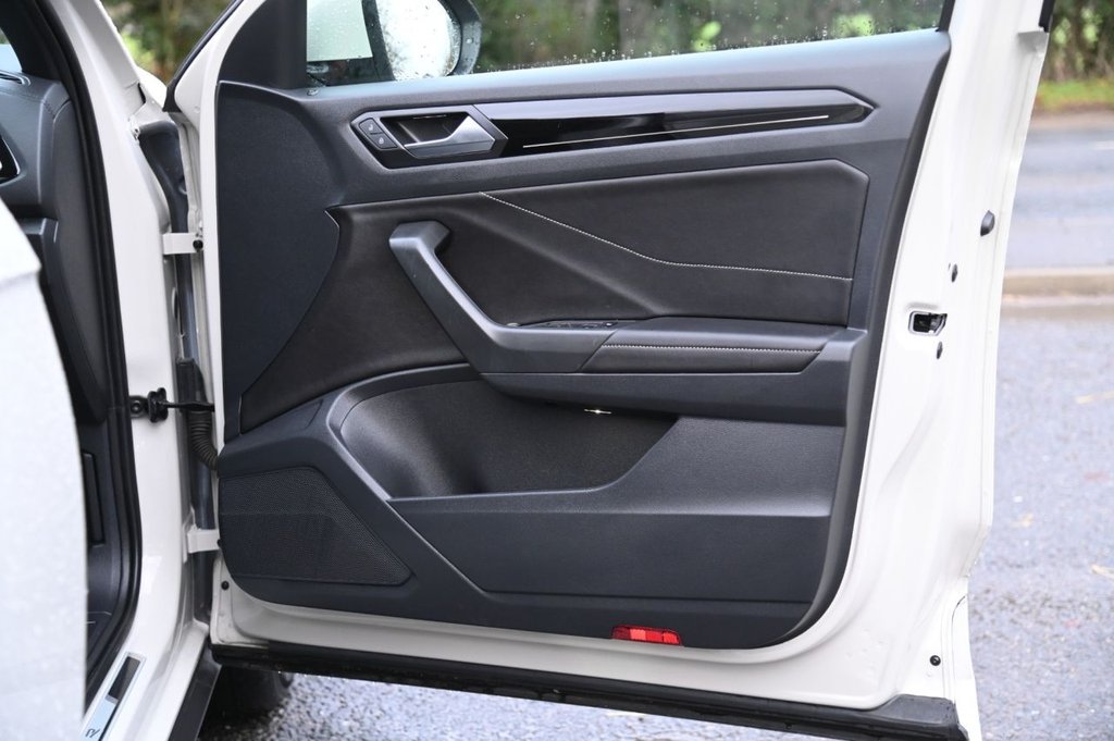 Used Volkswagen T-Roc 2023 for sale - 77065267: Photo 28