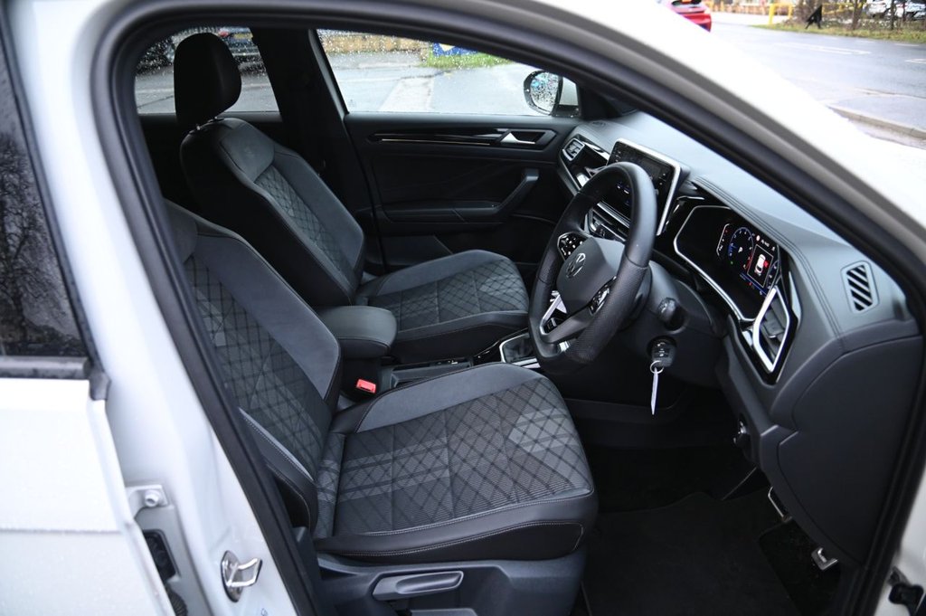 Used Volkswagen T-Roc 2023 for sale - 77065267: Photo 30