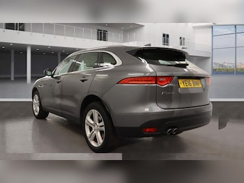 Used Jaguar F-Pace 2016 for sale - 76039514: Photo 3