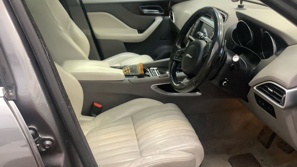 Used Jaguar F-Pace 2016 for sale - 76039514: Photo 5