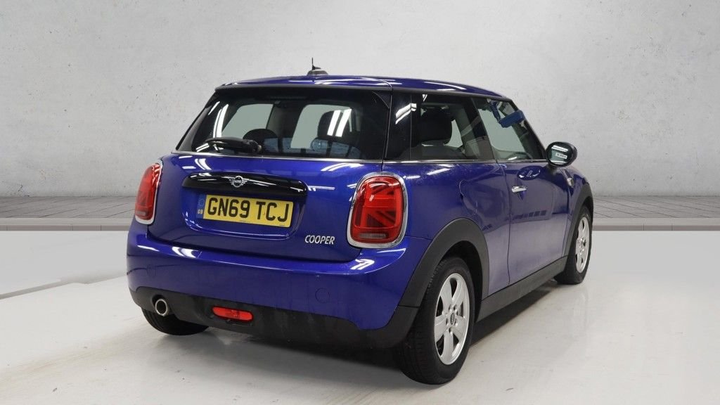Used MINI Hatch 2019 for sale - 76632228: Photo 2